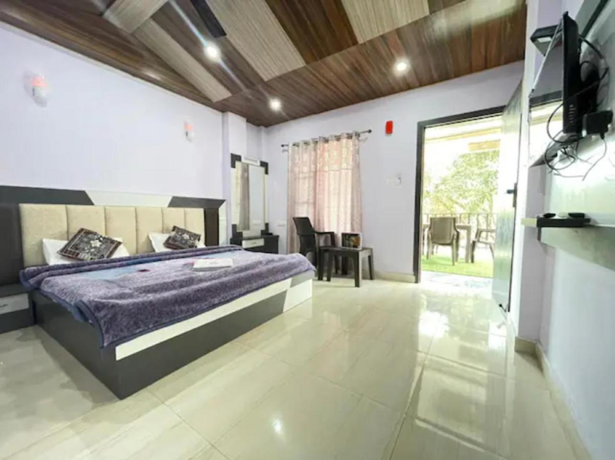 Oak Wood Homestay Banikhet 댈하우지 외부 사진