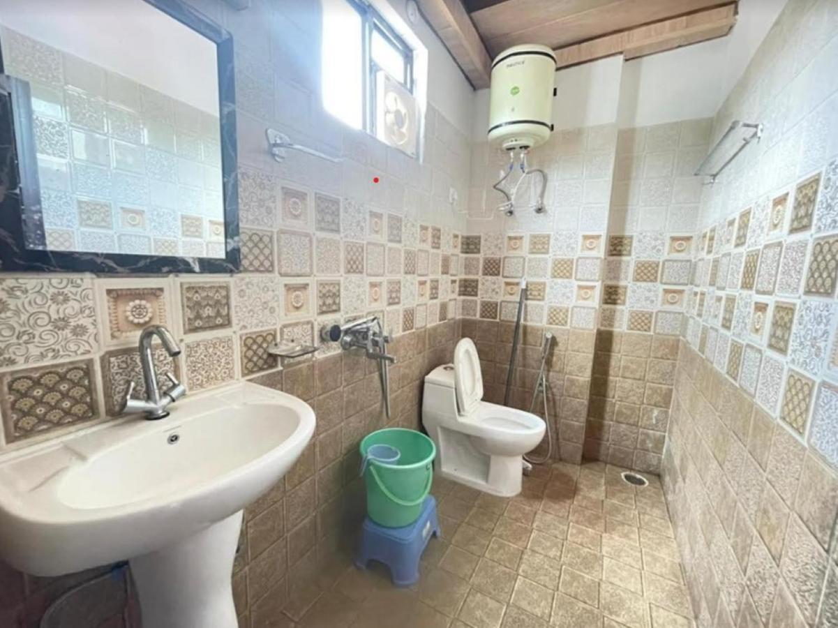 Oak Wood Homestay Banikhet 댈하우지 외부 사진