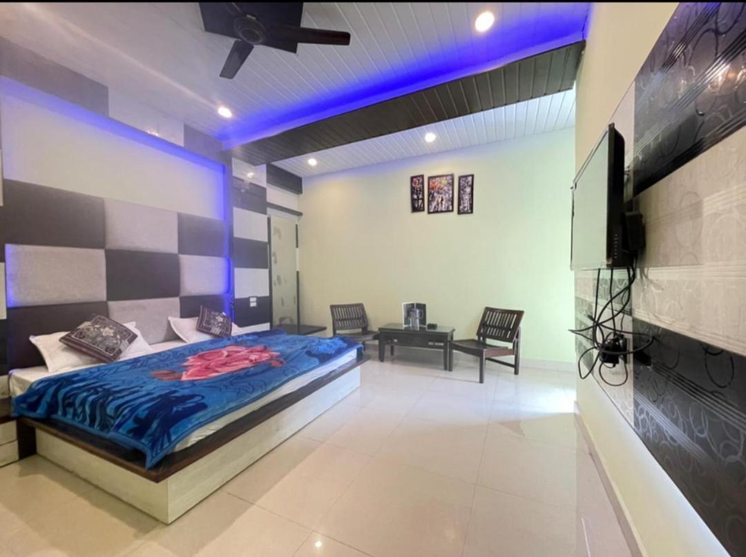 Oak Wood Homestay Banikhet 댈하우지 외부 사진