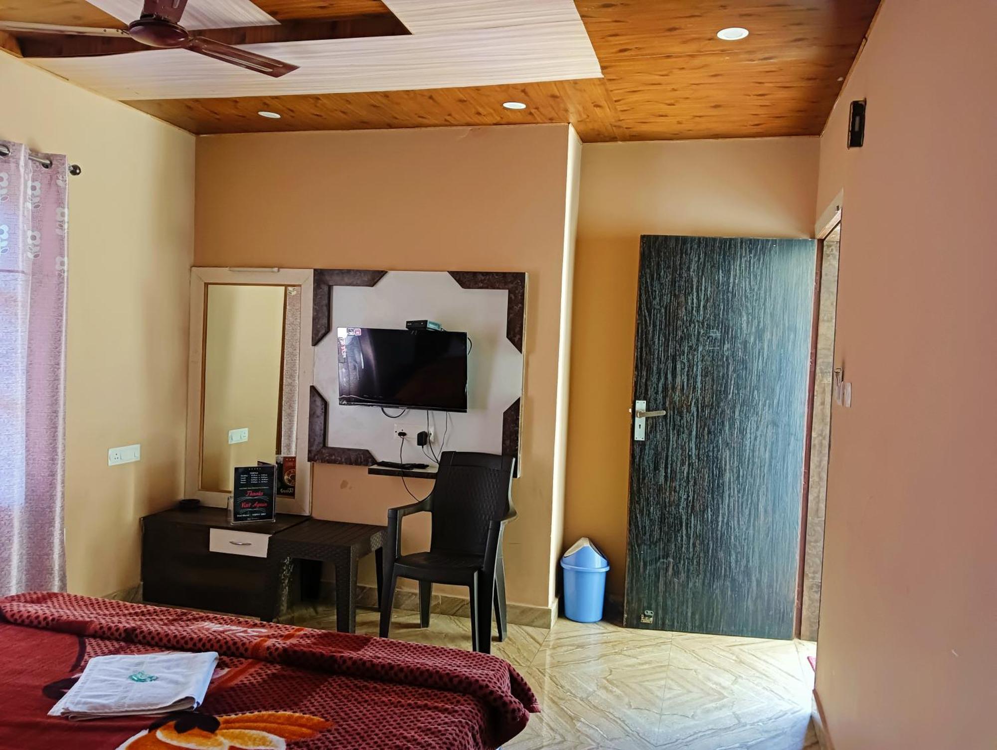 Oak Wood Homestay Banikhet 댈하우지 외부 사진
